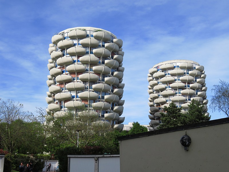 Immeubles en fleurs pres du TGI de Creteil Immeubles en fleurs